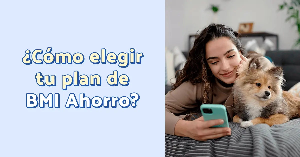 chica con el movil contratando su seguro de vida y ahorro